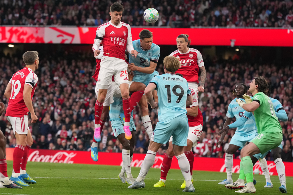 Arsenal's Kai Havertz heads the ball to score his side's first goal during the Premier League soccer match between Arsenal and Burnley in London, Monday, May 18, 2026. (AP Photo/Kirsty Wigglesworth)