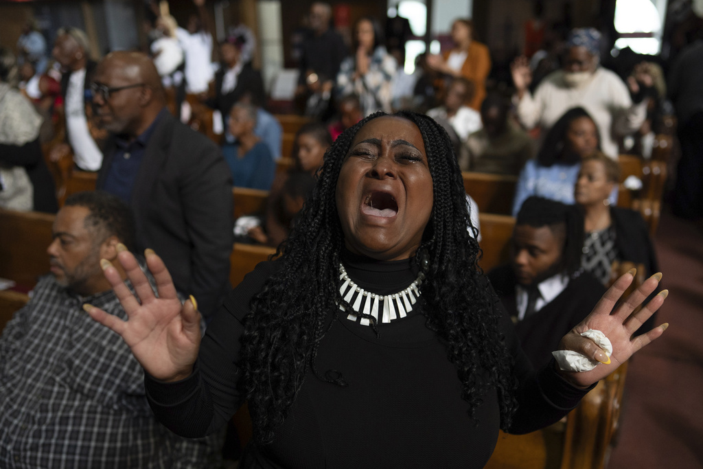 Darleen Hall worships during a service at New Mount Pilgrim Missionary Baptist Church, Sunday, Sept. 7, 2025, in Chicago. (AP Photo/Carolyn Kaster)