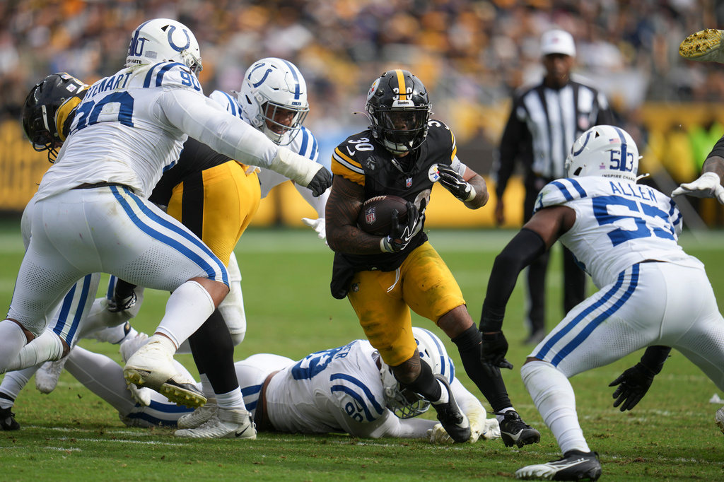 Pittsburgh Steelers running back Jaylen Warren (30) runs against the Indianapolis Colts during the second half of an NFL football game in Pittsburgh, Sunday, Oct. 11, 2026. (AP Photo/Gene J. Puskar)
