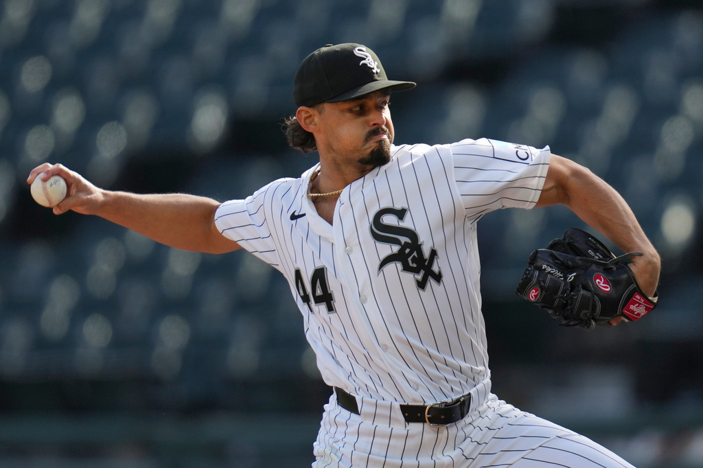 Chicago White Sox pitcher Jordan Hicks (44) throws against the Baltimore Orioles during the seventh inning of a baseball game, Tuesday, April 7, 2026, in Chicago. (AP Photo/Erin Hooley)