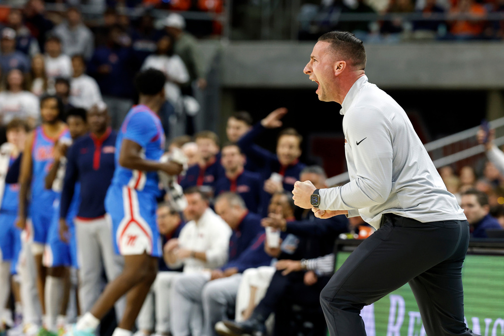 Auburn head coach Steven Pearl reacts to a call during the first half of an NCAA college basketball game against Mississippi, Saturday, Feb. 28, 2026, in Auburn, Ala. (AP Photo/Butch Dill)