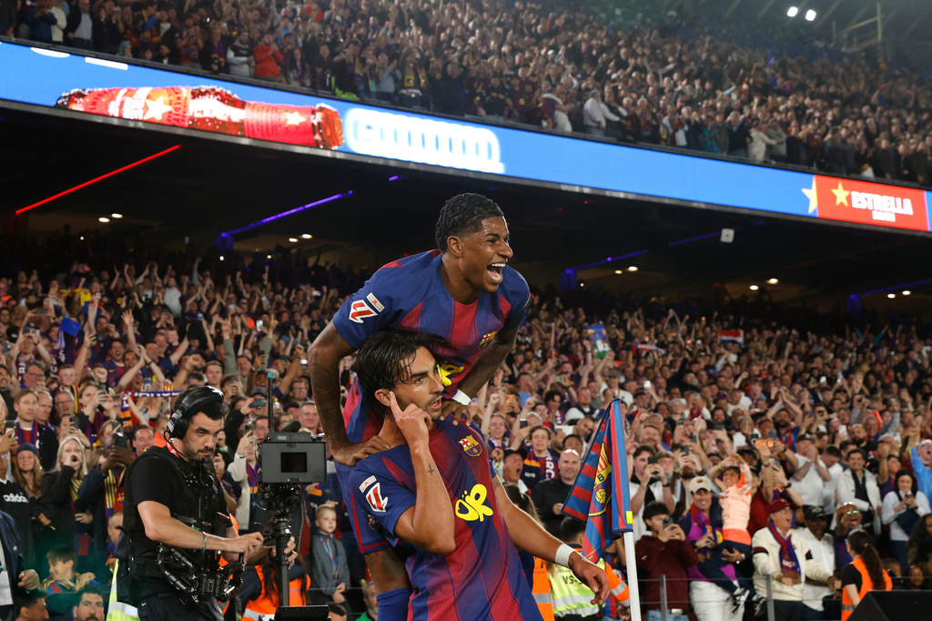 Barcelona's Ferran Torres celebrates his side's second goal during the Spanish La Liga soccer match between FC Barcelona and Real Madrid in Barcelona, Spain, Sunday, May 10, 2026. (AP Photo/Joan Monfort)