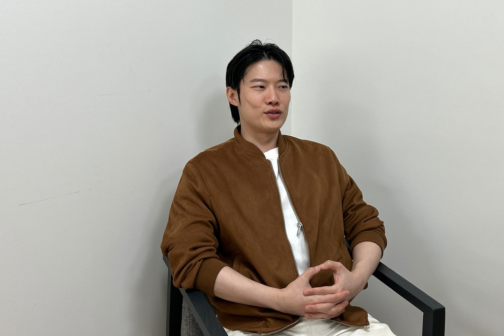 South Korean actor Julian Shin talks to The Associated Press about his career and efforts to break into Hollywood in Seoul, Sunday, Nov. 9, 2025. (AP Photo/Juwon Park)