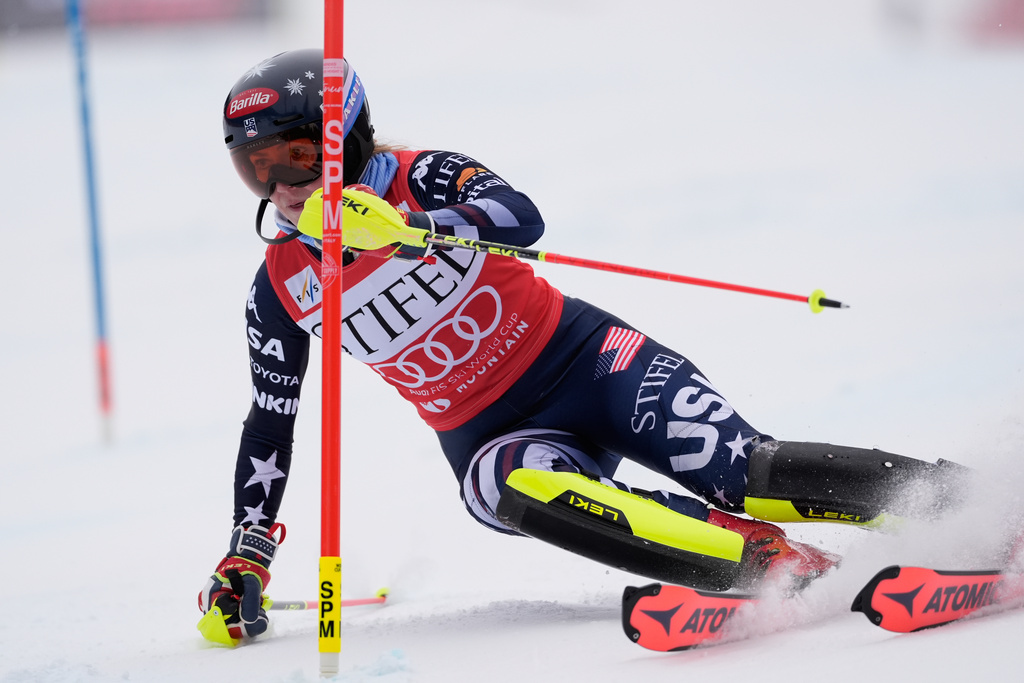 United States' Mikaela Shiffrin competes during a World Cup women's slalom skiing race, Sunday, Nov. 30, 2025, in Copper Mountain. (AP Photo/Robert F. Bukaty)