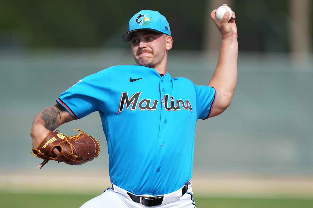 FILE - Miami Marlins pitcher Robby Snelling works out during spring training baseball, Feb. 15, 2026, in Jupiter, Fla. (AP Photo/Lynne Sladky, File)
