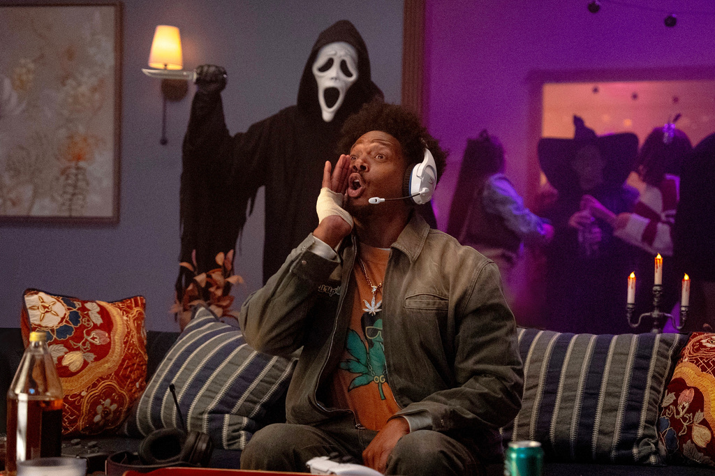 This image released by Paramount Pictures shows Marlon Wayans in a scene from "Scary Movie." (Quantrell Colbert/Paramount Pictures via AP)