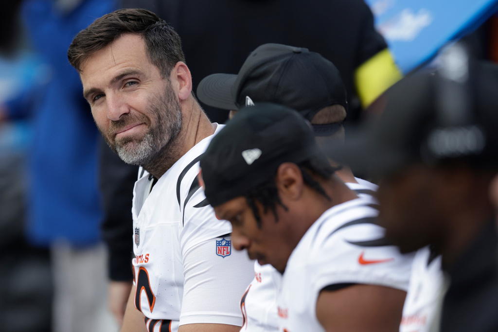 Cincinnati Bengals' Joe Flacco sits on the bench before an NFL football game between the Green Bay Packers and the Cincinnati Bengals, Sunday, Oct. 12, 2025, in Green Bay, Wis. (AP Photo/Matt Ludtke)