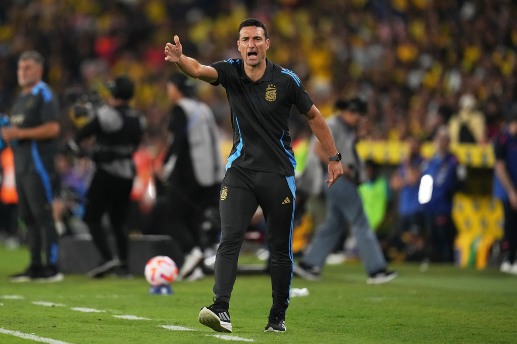 FILE - Argentina's coach Lionel Scaloni reacts during a World Cup 2026 qualifying soccer match against Ecuador at Banco Pichincha stadium in Guayaquil, Ecuador, Tuesday, Sept. 9, 2025. (AP Photo/Dolores Ochoa, File)