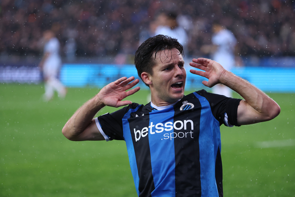 Brugge's Hugo Vetlesen celebrates after scoring his side's first goal during the Champions League opening phase soccer match between Club Brugge and Aston Villa in Bruges, Belgium, Tuesday, Sept. 8, 2026. (AP Photo/Omar Havana)