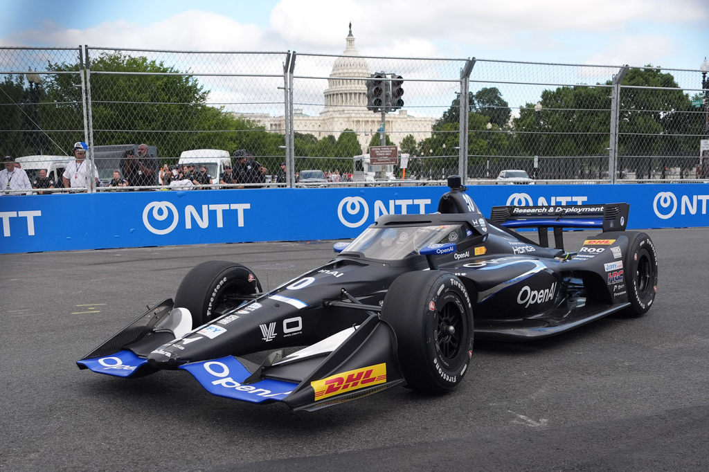 Race car diver Alex Palou, drives during a qualifying race prior to Sunday's Freedom 250 Grand Prix auto race in Washington, Saturday, Aug. 22, 2026.(AP Photo/Alex Brandon)
