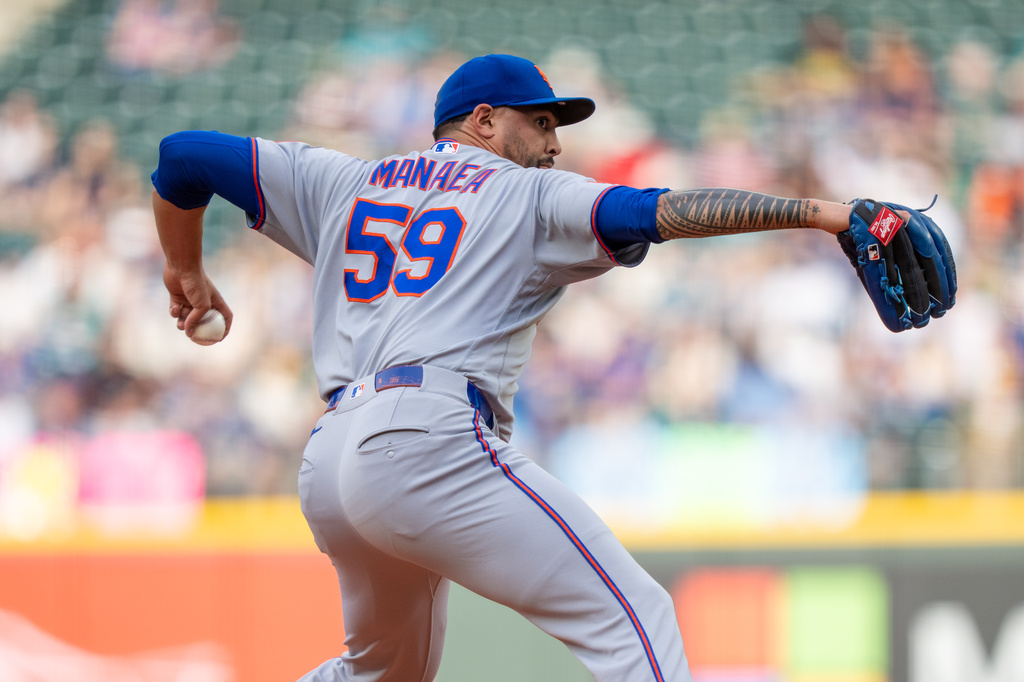 New York Mets reliever Sean Manaea delivers a pitch during the second inning of a baseball game against the Seattle Mariners, Monday, June 1, 2026, in Seattle. (AP Photo/Stephen Brashear)