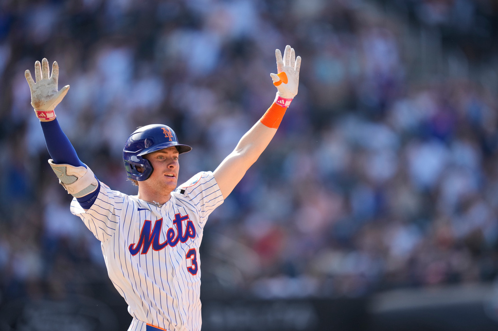 New York Mets' Carson Benge reacts after hitting into a walk-off fielders choice during the tenth inning of a baseball game against the New York Yankees, Sunday, May 17, 2026, in New York. (AP Photo/Seth Wenig)