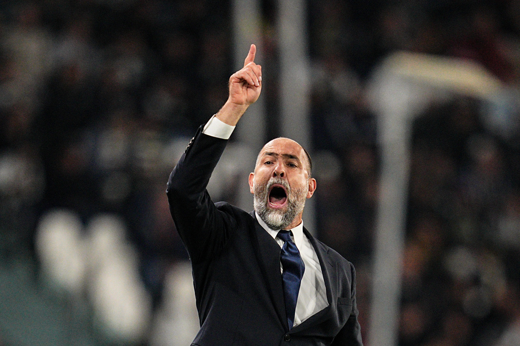 Juventus' head coach Igor Tudor gestures during the Serie A soccer match between Juventus and AC Milan at the Allianz Stadium in Turin, Italy, Sunday Oct. 5, 2025. (Marco Alpozzi//LaPresse via AP)