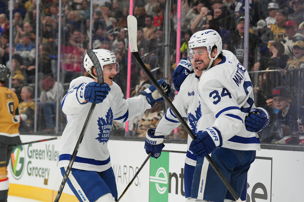 Toronto Maple Leafs center Auston Matthews (34) celebrates his goal against the Vegas Golden Knights during the first period of an NHL hockey game, Thursday, Jan. 15, 2026, in Las Vegas. (AP Photo/Candice Ward)