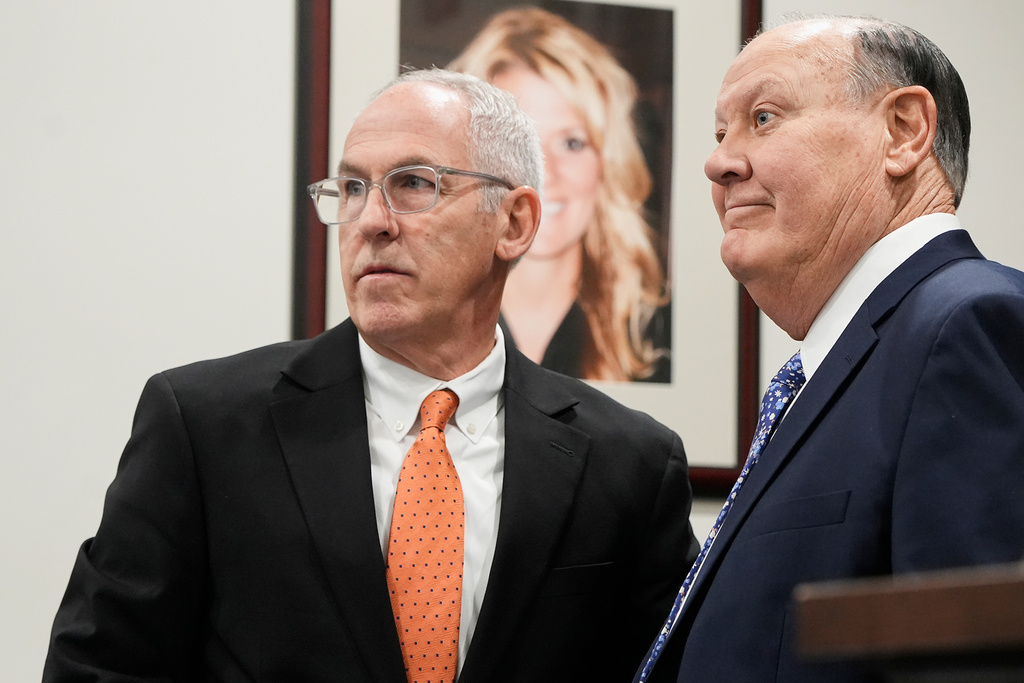 Defendants Michael Dowling and Chuck Jones wait for the start of their trial in Summit County Court of Common Pleas Judge Susan Baker Ross's courtroom on Tuesday, Feb. 3, 2026, in Akron, Ohio. (Mike Cardew/Akron Beacon Journal via AP, Pool)