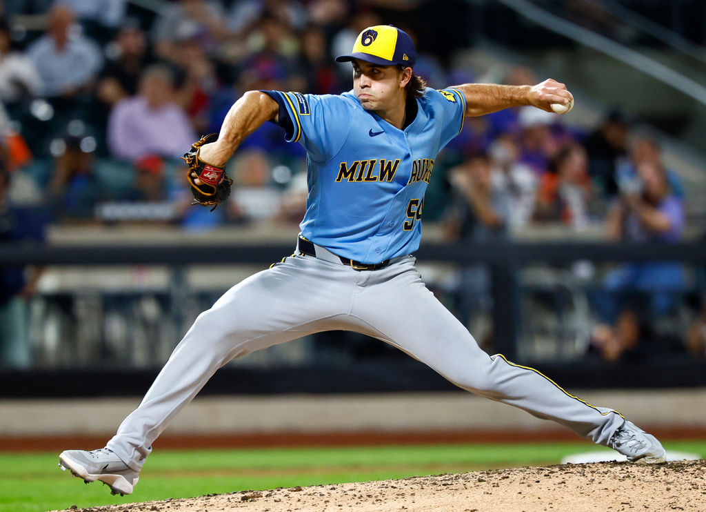 Milwaukee Brewers pitcher Robert Gasser throws against the New York Mets during the fifth inning of a baseball game, Wednesday, Aug. 26, 2026, in New York. (AP Photo/Noah K. Murray)