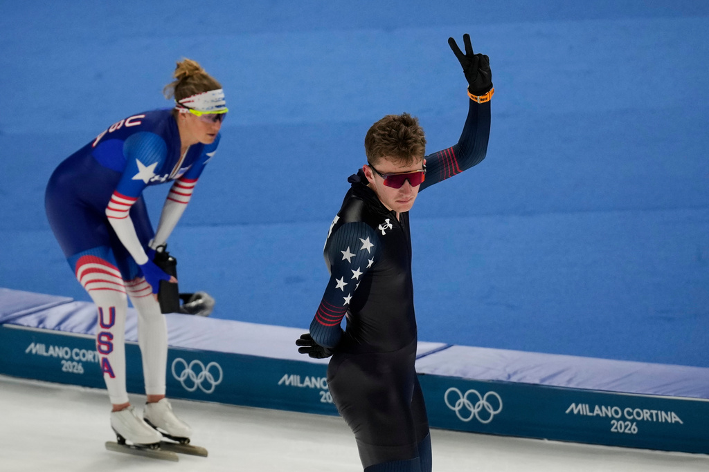 United States' speed kkater Casey Dawson gestures as he warms up at the 2026 Winter Olympics, in Milan, Italy, Thursday, Feb. 5, 2026. (AP Photo/Luca Bruno)