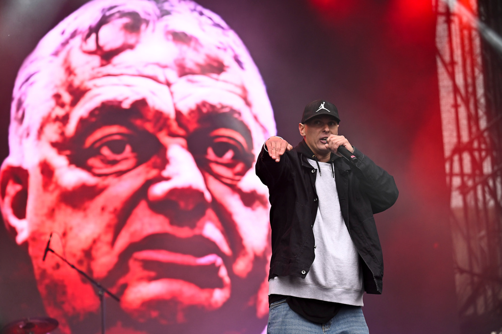 A rap-duo called Fekete Kobra performs during an anti-government concert featuring dozens of the country's most popular performers in Budapest, Hungary, on Friday, April 10, 2026. (AP Photo/Denes Erdos)