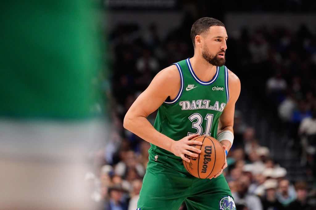 FILE - Dallas Mavericks guard Klay Thompson handles the ball during an NBA basketball game against the Atlanta Hawks in Dallas, March 18, 2026. (AP Photo/Tony Gutierrez, File)
