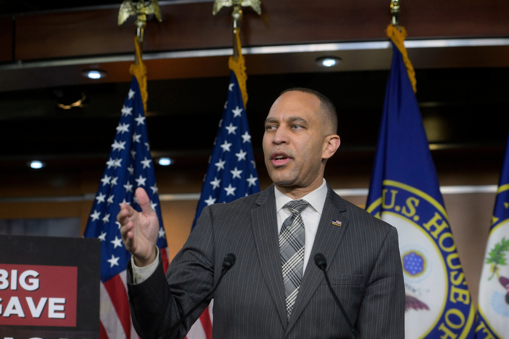 House Minority Leader Rep. Hakeem Jeffries, D-N.Y., speaks during a news conference at the U.S. Capitol, Monday, Feb. 2, 2026, in Washington. (AP Photo/Rod Lamkey, Jr.)
