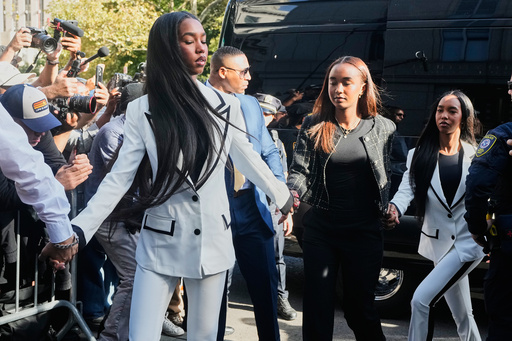 The twin daughters of Sean "Diddy" Combs, arrive at Federal Court, in New York, Friday, Oct. 3, 2025. (AP Photo/Richard Drew) The twin daughters of Sean "Diddy" Combs, arrive at Federal Court, in New York, Friday, Oct. 3, 2025. (AP Photo/Richard Drew)