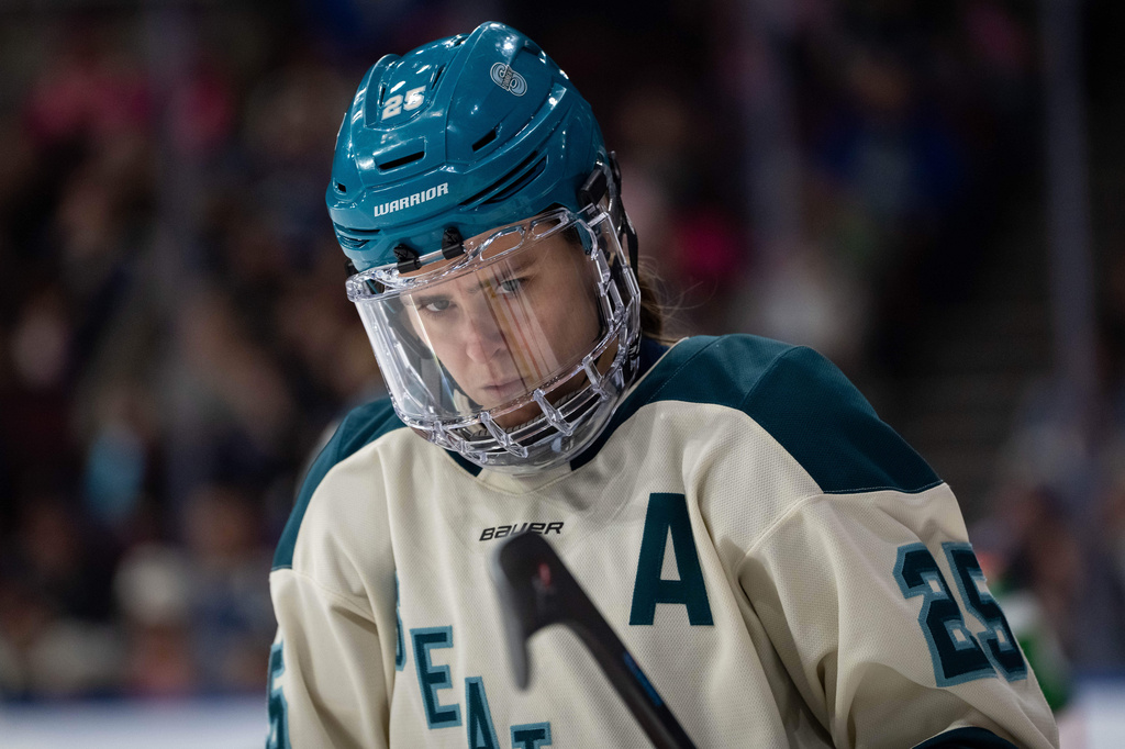 FILE - Seattle Torrent's Alex Carpenter (25) waits for a face off against the Vancouver Goldeneyes during the first period of a PWHL hockey game in Vancouver, on April 14, 2026. (Ethan Cairns/The Canadian Press via AP, File)