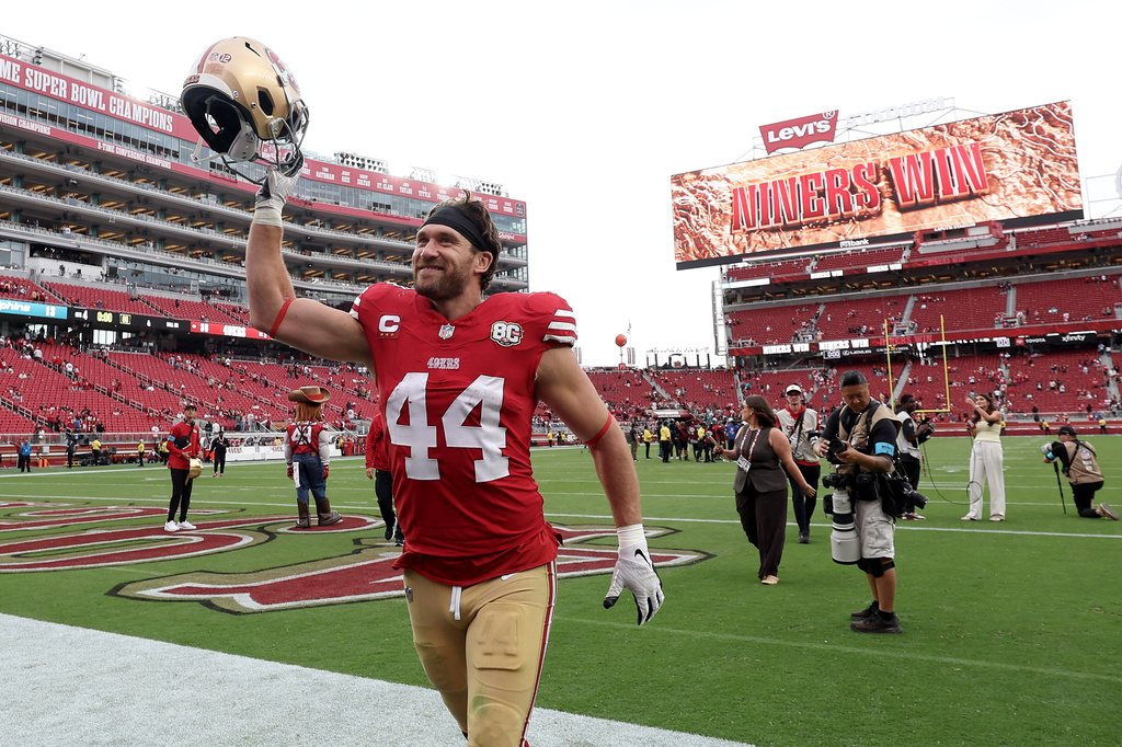 San Francisco 49ers fullback Kyle Juszczyk (44) celebrates after an NFL football game against the Miami Dolphins in Santa Clara, Calif., Sunday, Sept. 20, 2026. (AP Photo/Jed Jacobsohn)