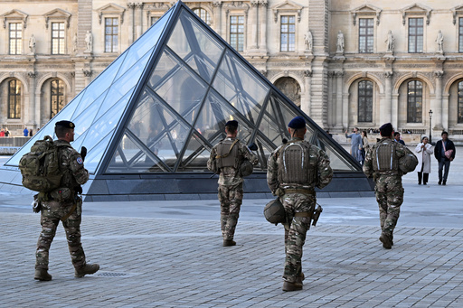 Soldiers patrol in the courtyard of the Louvre museum, Thursday, Oct. 30, 2025 in Paris. (AP Photo/Emma Da Silva) Soldiers patrol in the courtyard of the Louvre museum, Thursday, Oct. 30, 2025 in Paris. (AP Photo/Emma Da Silva)