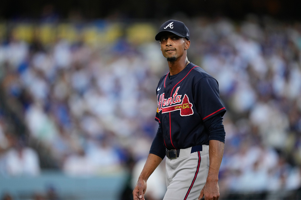 Atlanta Braves starting pitcher Ray Kerr exits during the third inning of Game 2 of a National League Division Series baseball game against the Los Angeles Dodgers Sunday, Oct. 4, 2026, in Los Angeles. (AP Photo/Mark J. Terrill)