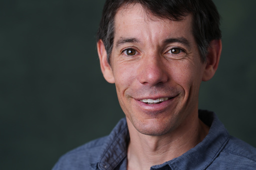 Professional climber Alex Honnold poses, Tuesday, Oct. 21, 2025, in Los Angeles. (AP Photo/Marcio Jose Sanchez) Professional climber Alex Honnold poses, Tuesday, Oct. 21, 2025, in Los Angeles. (AP Photo/Marcio Jose Sanchez)