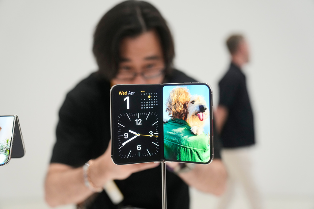 The iPhone Duo is displayed on Wednesday, Sept. 9, 2026, on the Apple campus in Cupertino, Calif. (AP Photo/Jeff Chiu)