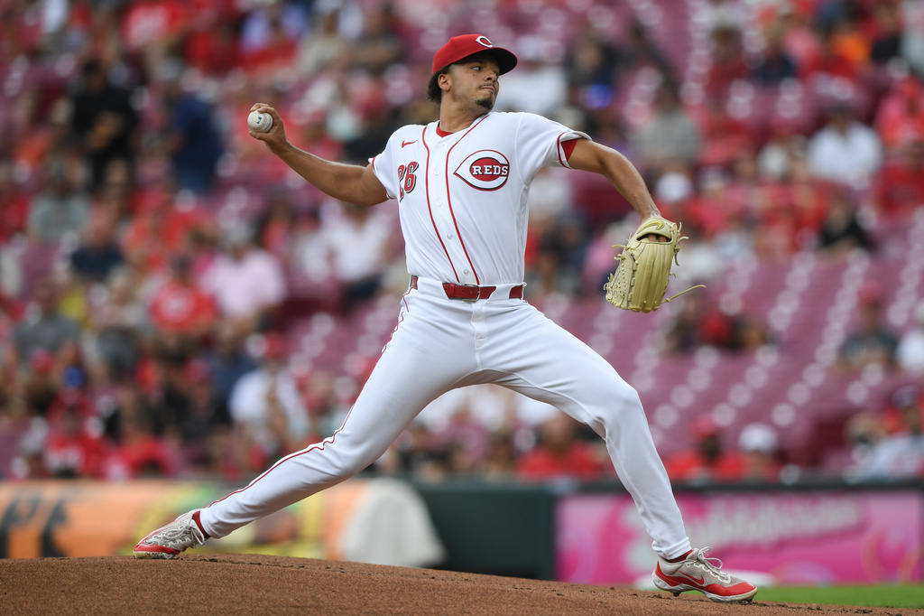 Cincinnati Reds' Chase Burns pitches during the first inning of a baseball game against the Pittsburgh Pirates in Cincinnati, Sunday, Aug. 2, 2026. (AP Photo/Tanner Pearson)