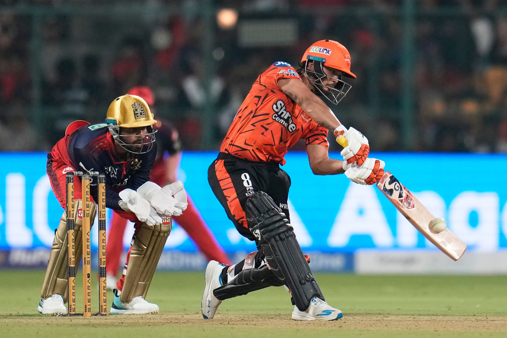 Sunrisers Hyderabad's captain Ishan Kishan plays a shot during the Indian Premier League cricket match between Royal Challengers Bengaluru and Sunrisers Hyderabad in Bengaluru, India, Saturday, March 28, 2026. (AP Photo/Aijaz Rahi)