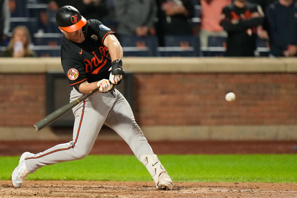 Baltimore Orioles' Pete Alonso hits a solo home run during the ninth inning of a baseball game against the New York Mets, Tuesday, Sept. 15, 2026, in New York. (AP Photo/Seth Wenig)