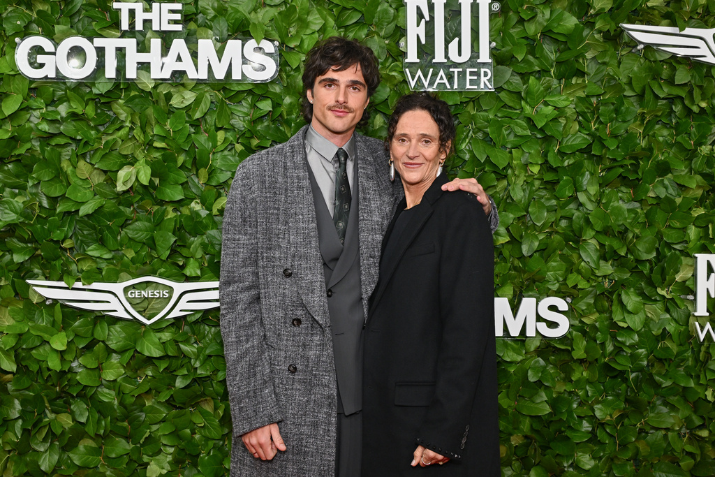 Jacob Elordi, left, and Melissa Elordi attend The Gotham Film Awards at Cipriani Wall Street on Monday, Dec. 1, 2025, in New York. (Photo by Evan Agostini/Invision/AP)