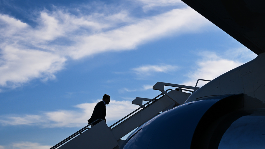 Vice President JD Vance boards Air Force Two at Joint Base Andrews, Md., Tuesday, May 5, 2026. Vance is traveling to Ohio, Oklahoma, and Iowa. (Roberto Schmidt /Pool Photo via AP)