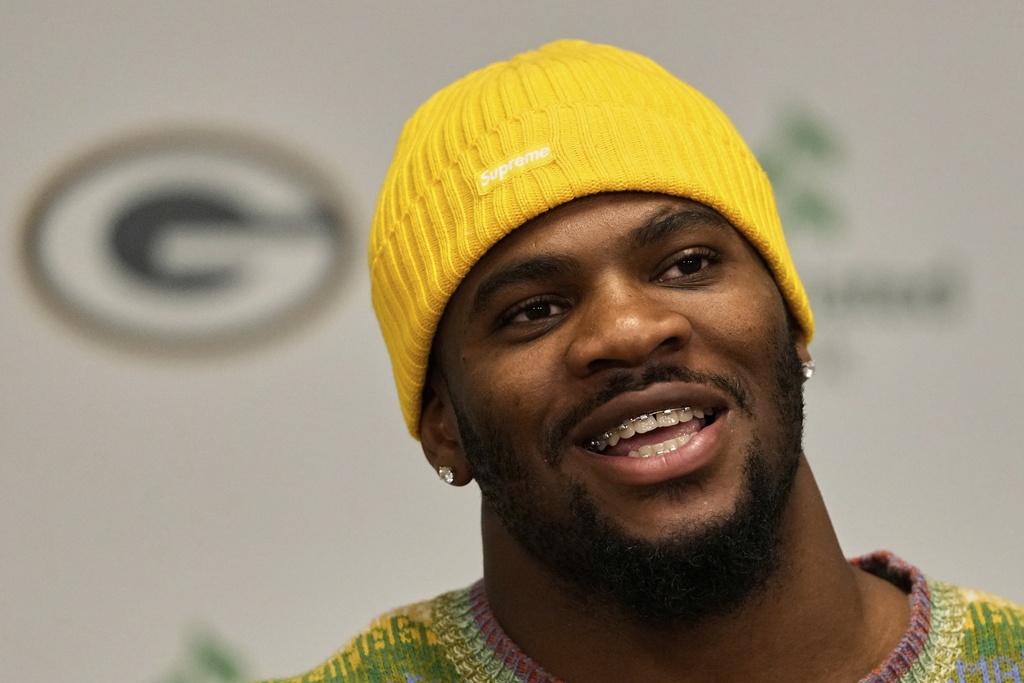 Green Bay Packers Micah Parsons speaks at his introductory news conference Friday, Aug. 29, 2025, in Green Bay, Wis. (AP Photo/Morry Gash)