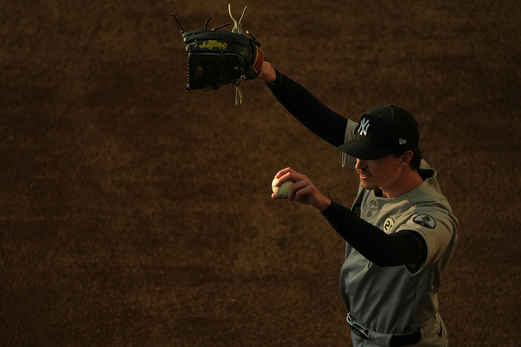 New York Yankees starting pitcher Max Fried stretches before a baseball game against the Minnesota Twins Tuesday, Sept. 15, 2026, in Minneapolis. (AP Photo/Abbie Parr)