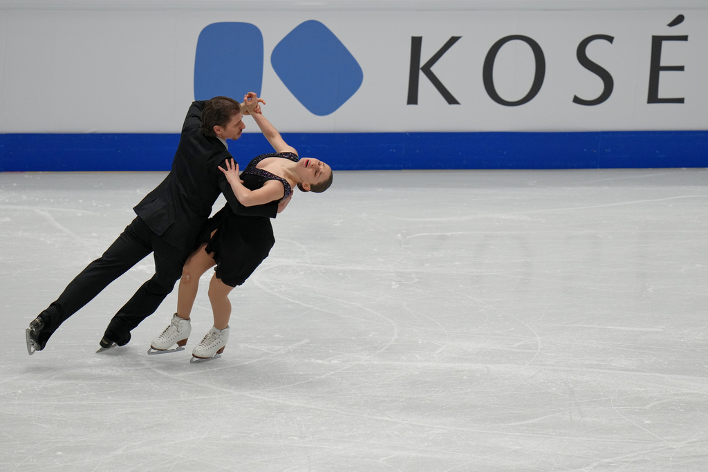 Oona Brown and Gage Brown of the United States compete during the Ice Dance Free Dance in the ISU Four Continents Figure Skating Championships, in Beijing, China, Friday, Jan. 23, 2026. (AP Photo/Andy Wong)