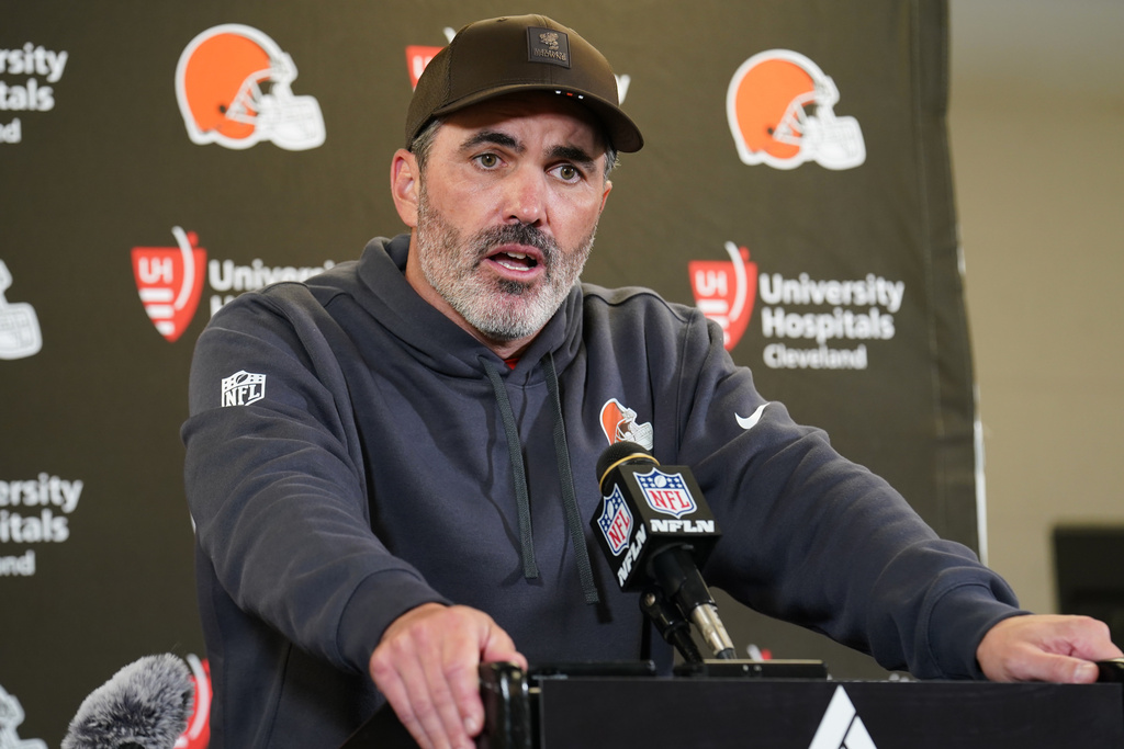 Cleveland Browns head coach Kevin Stefanski speaks during a news conference following an NFL football game against the Pittsburgh Steelers in Pittsburgh, Sunday, Oct. 12, 2025. (AP Photo/Matt Freed)