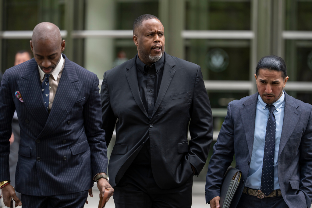Former NBA player and assistant coach Damon Jones leaves Brooklyn federal court, Tuesday, April 28, 2026, in New York. (AP Photo/Yuki Iwamura)