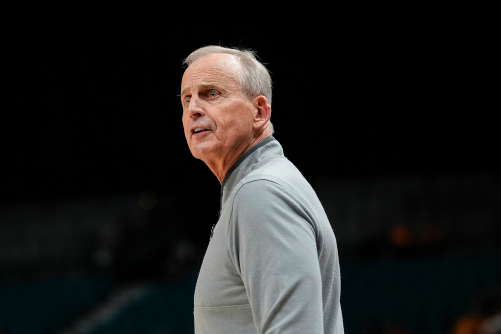 Tennessee head coach Rick Barnes looks outward during the second half of an NCAA college basketball game against Rutgers, Monday, Nov. 24, 2025, in Las Vegas. (AP Photo/Lucas Peltier)