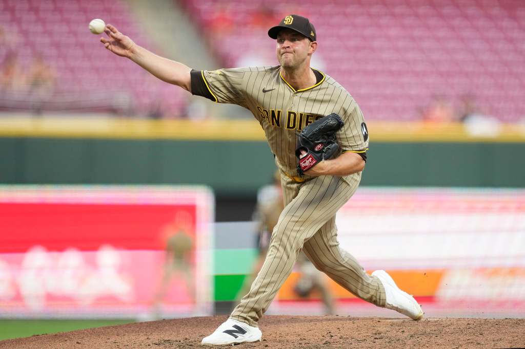 San Diego Padres pitcher Michael King throws during the third inning of a baseball game against the Cincinnati Reds, in Cincinnati, Monday, Aug. 31, 2026. (AP Photo/Carolyn Kaster)