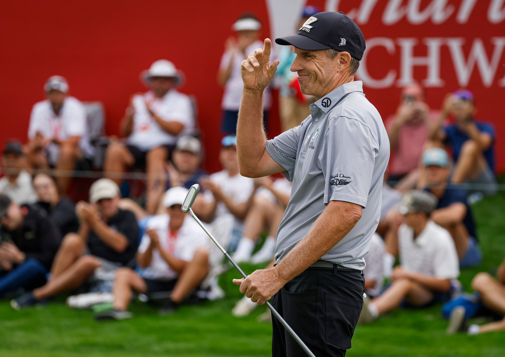 New Zealand's Stephen Alker reacts after winning the PGA Tour Champions golf event in Calgary, Alberta, Sunday, Aug. 23, 2026. (Jeff McIntosh/The Canadian Press via AP)