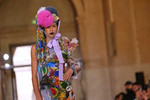A model wears a creation as part of the Vivienne Westwood Spring/Summer 2026 collection presented in Paris, Saturday, Oct. 4, 2025. (AP Photo/Aurelien Morissard) A model wears a creation as part of the Vivienne Westwood Spring/Summer 2026 collection presented in Paris, Saturday, Oct. 4, 2025. (AP Photo/Aurelien Morissard)