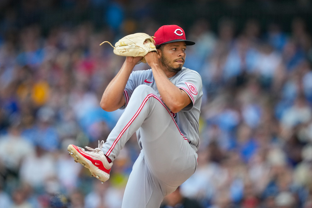Cincinnati Reds pitcher Chase Burns throws during the first inning of a baseball game against the Milwaukee Brewers Thursday, July 2, 2026, in Milwaukee. (AP Photo/Kayla Wolf)