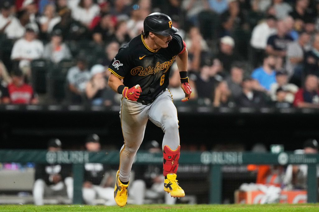Pittsburgh Pirates' Konnor Griffin runs after hitting a two-run single during the seventh inning of a baseball game against the Chicago White Sox in Chicago, Wednesday, Sept. 9, 2026. (AP Photo/Nam Y. Huh)