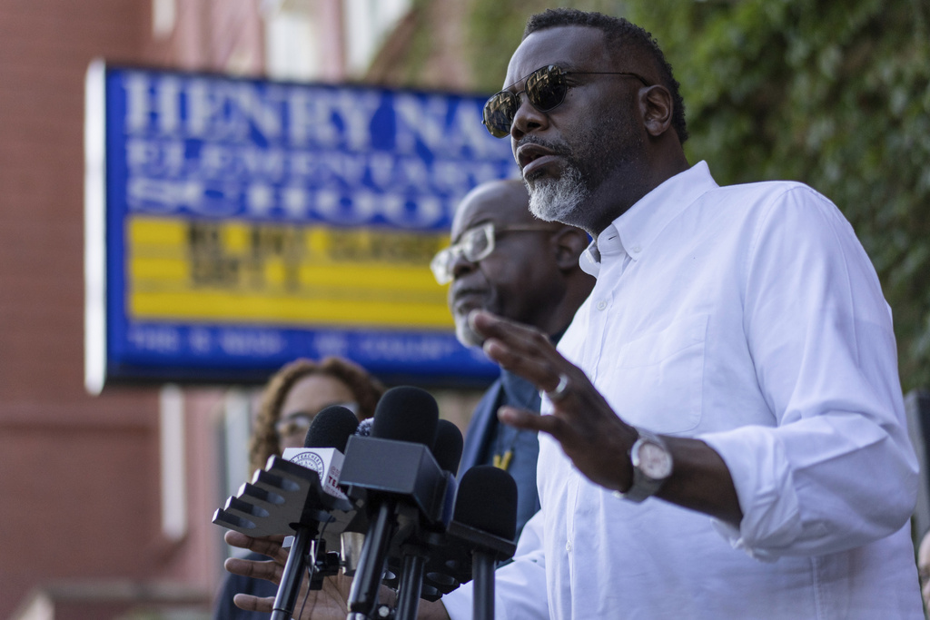 Chicago Mayor Brandon Johnson speaks during a news conference in front of Nash Elementary School, Friday, Sept. 5, 2025, in Chicago. (AP Photo/Carolyn Kaster)
