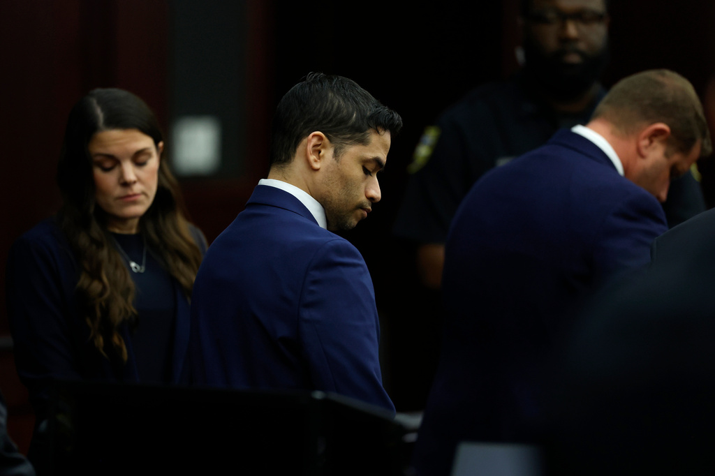 Mario Fernandez Saldana, center, reacts to the guilty verdict after jury deliberations in his trial at the Duval County Courthouse in Jacksonville, Fla., on Wednesday, Aug. 26, 2026. (Corey Perrine/The Florida Times-Union via AP, Pool)