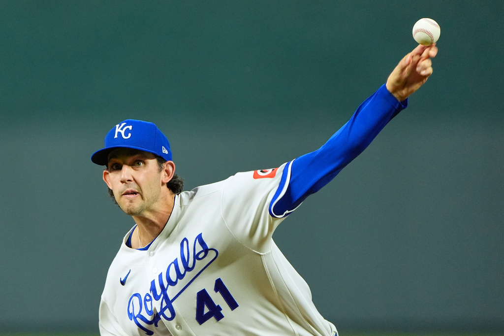 Kansas City Royals pitcher Daniel Lynch IV throws during the first inning of a baseball game against the Arizona Diamondbacks, Wednesday, Sept. 9, 2026, in Kansas City, Mo. (AP Photo/Charlie Riedel)